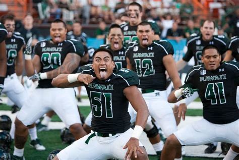 Hawaii rainbow warriors football - HONOLULU — After a dreary first half, the University of Hawai'i football team crafted a dreamy finish to the non-conference schedule in a 20-17 victory over New Mexico State on Saturday night at the Clarence T.C. Ching Complex. Amid sporadic showers in Mānoa, the Rainbow Warriors erased a 14-point halftime deficit and Matthew …